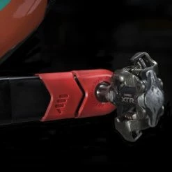 AMS - All Mountain Style Crank Defender - Protège-manivelle - Vert -Magura Soldes AMS Crank Defender Red INSTALLED close xweb 1024x1024S30F2BtNvIp1o