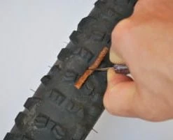 MaXalami Kit De Réparation Tubeless De Base -Magura Soldes DSC 0979 300x201 1